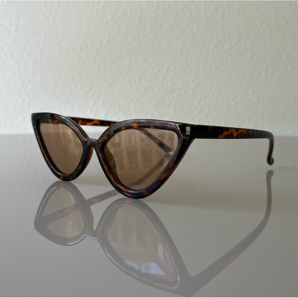 Tortoiseshell Cat Eye Sunglasses